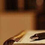 No rolo do livro está escrito ao meu respeito